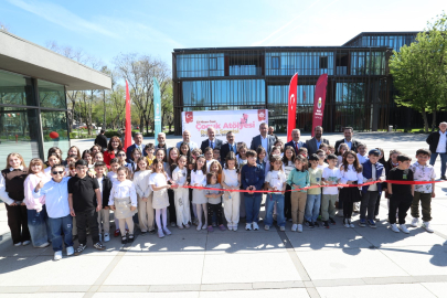 İnegöl’ün Küçük Sanatçılarının Eserleri 23 Nisan özel sergisinde görücüye çıktı