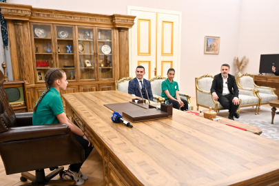 23 Nisan’da başkanlık koltuğu çocukların oldu