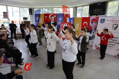 Miniklerden iç ısıtan 23 Nisan kutlaması