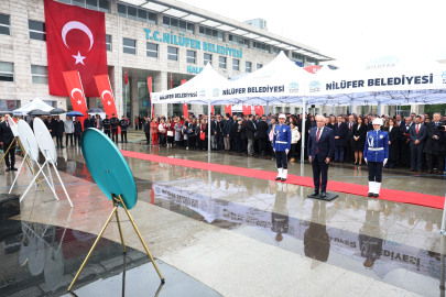 Nilüfer, 23 Nisan’ı Cumhuriyet Meydanı’nda kutladı