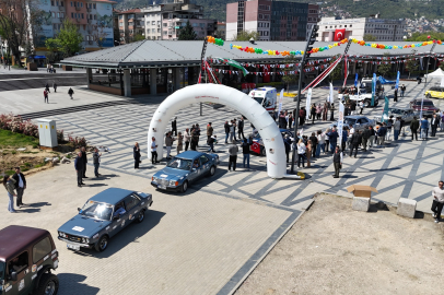 Osmangazi’de 13. Klasik Otomobil Turu rüzgarı esti