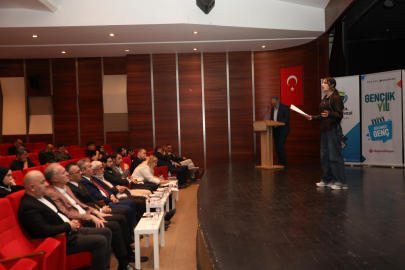 İnegöl’de lise öğrencileri hitabet yeteneğini konuşturdu