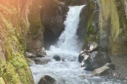 Saitabat Şelalesi eski ihtişamlı günlerine döndü
