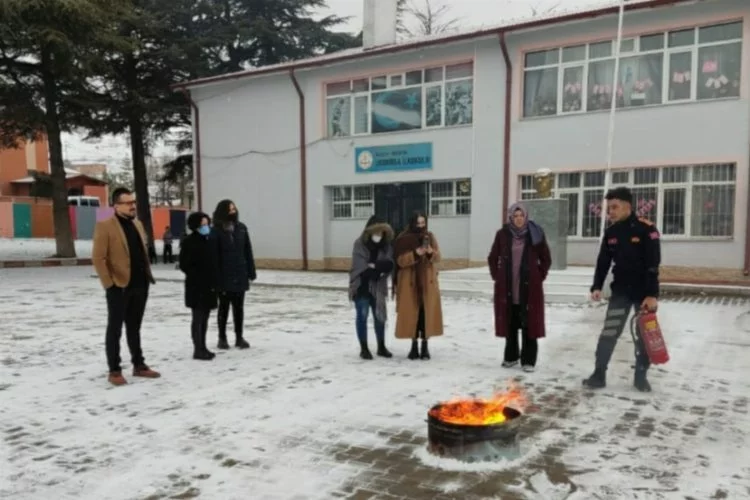 Dodurga beldesinde öğrencilere yangın eğitimi