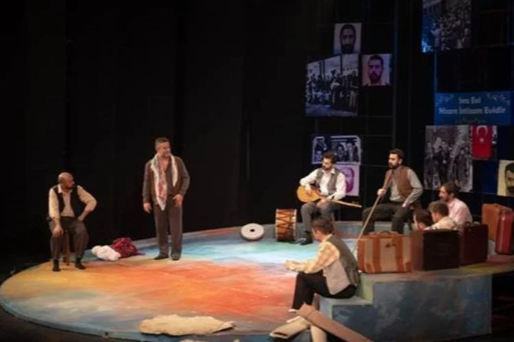 Bursa Büyükşehir Şehir Tiyatrosu İzmir'e 'Misafir' oldu