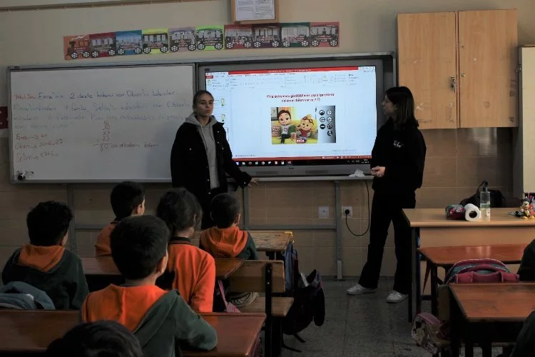 Bursa'da çocuklara 'medya' doğru okutuluyor