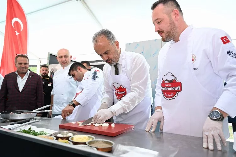 Bursa Gastronomi Festivaline 3 günde 500 bin ziyaretçi