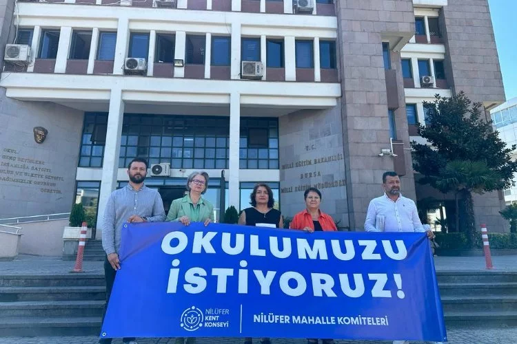 Bursa Nilüfer'de 6 mahalle Milli Eğitim önünde pankart açtı!