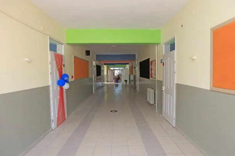İzmir Güzelbahçe'de okullar yeni döneme hazır