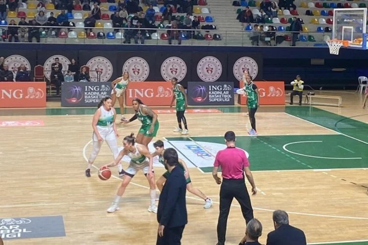 İzmit'in Perileri, Bursa Uludağ Basketbol'u 77-71 mağlup etti