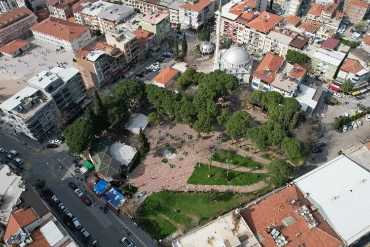 Manisa Büyükşehir, Soma'da 13 Eylül Parkı'nı yeniliyor